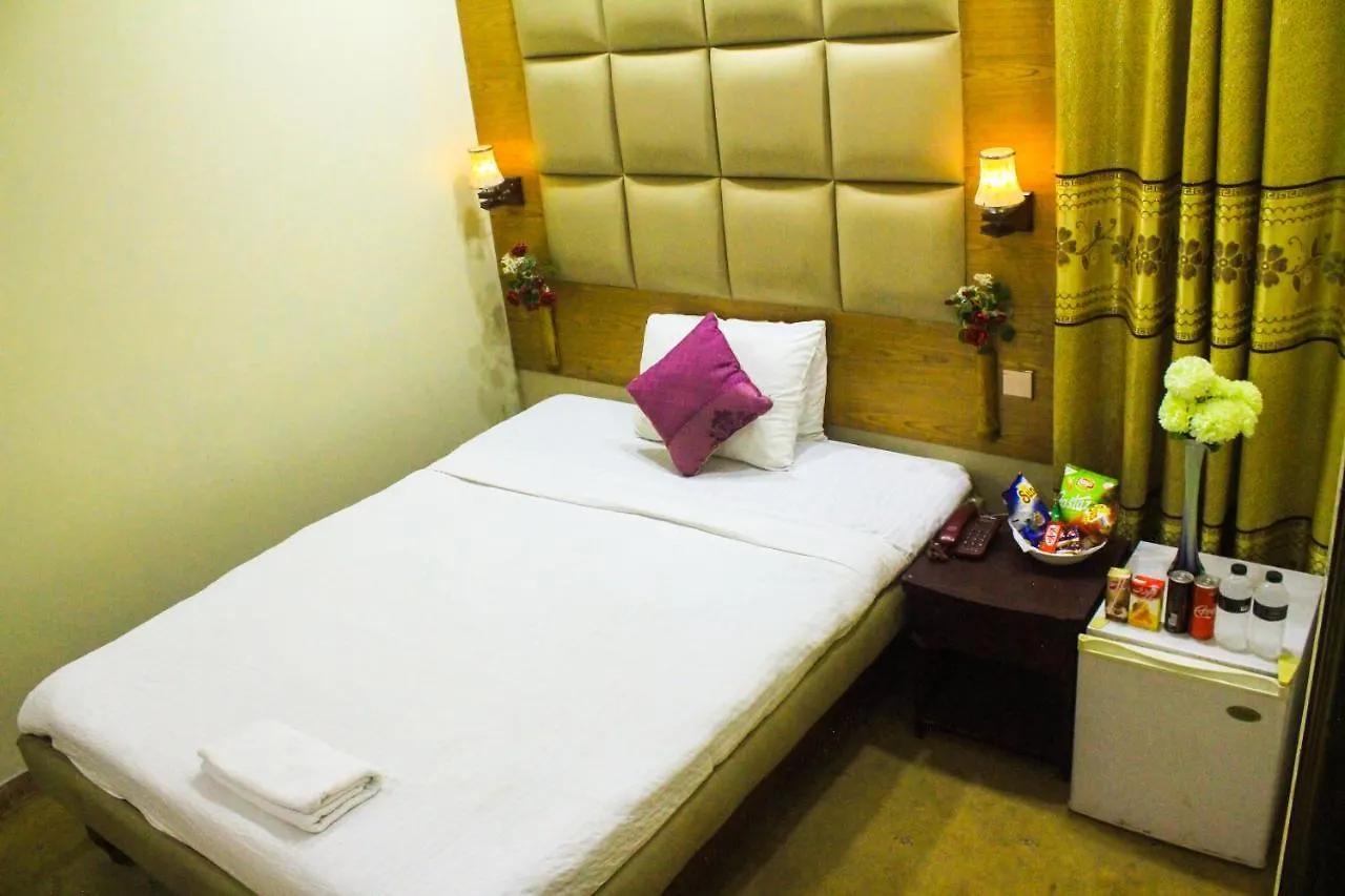 Grand Plaza Hotel Dháka 3*,  Bangladéš